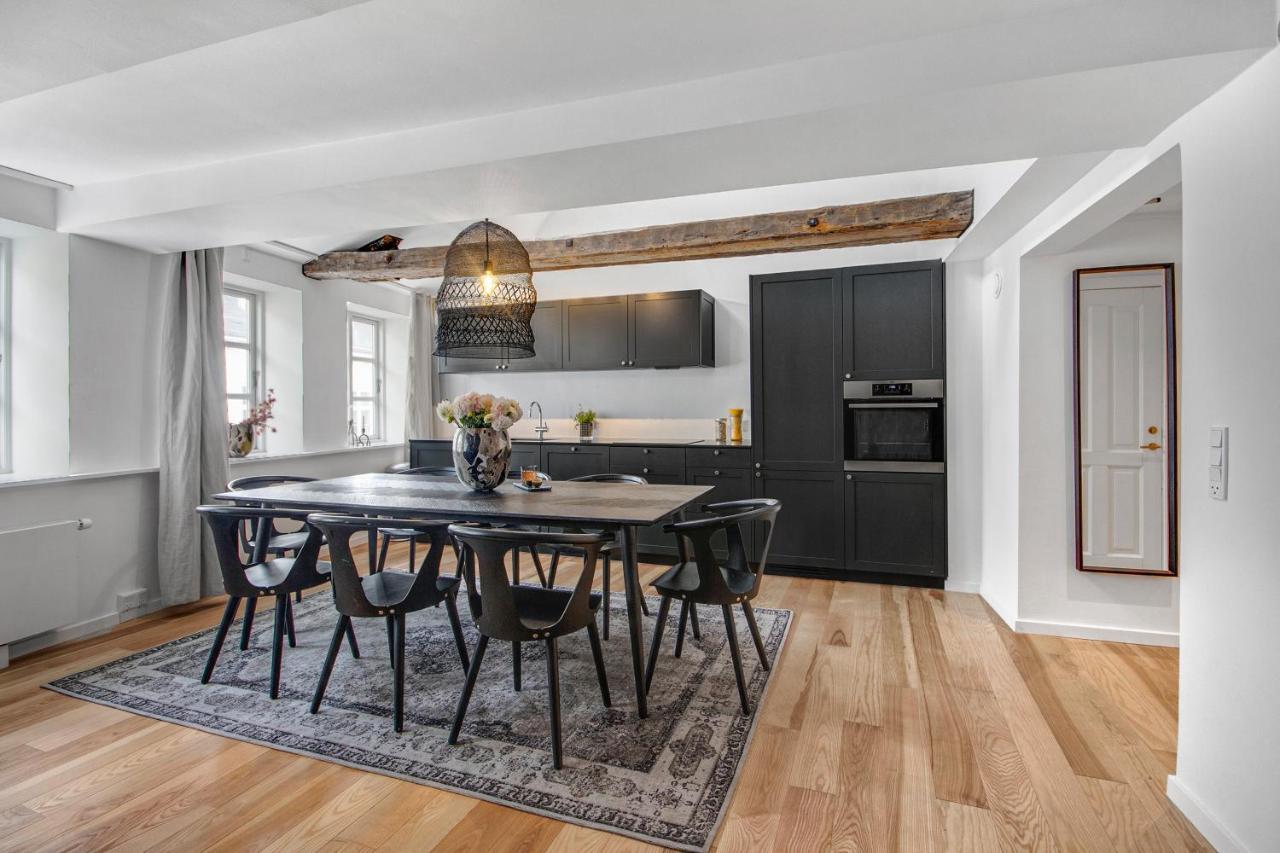 Sanders Regent - Smart Two-bedroom Near Square Lejlighed